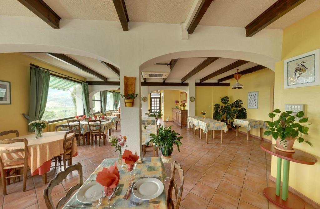 La Bonne Auberge Ризул Екстериор снимка
